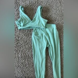 Set Active new without tags sports bra and leggings